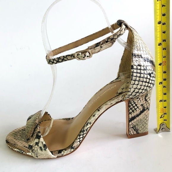 NWOT Antonio Melani Stacen Snakeprint Sandals - Picture 16 of 16